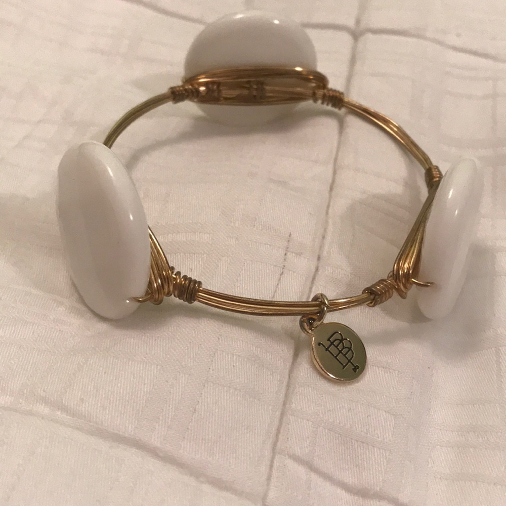 White stone bourbon & Boweties bracelet